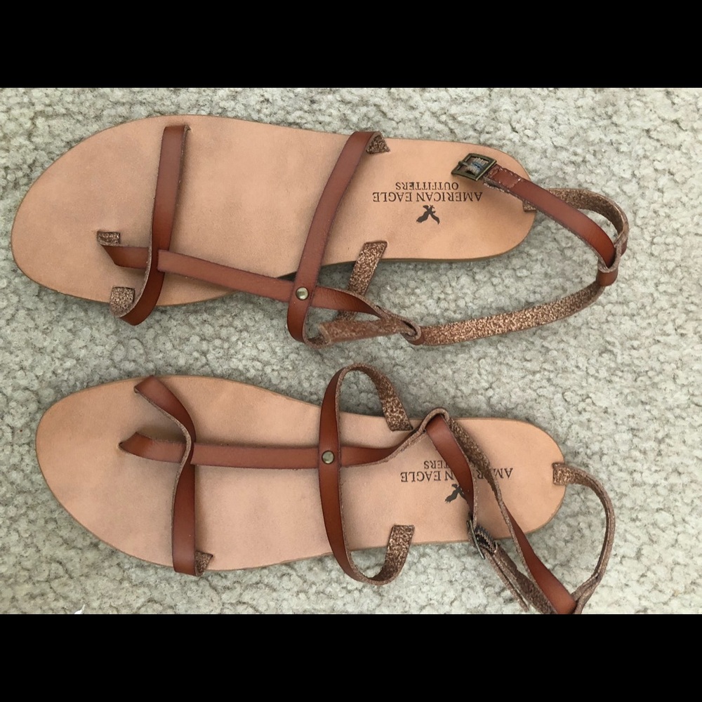 American Eagle sandals. (T sandal) 8m , new